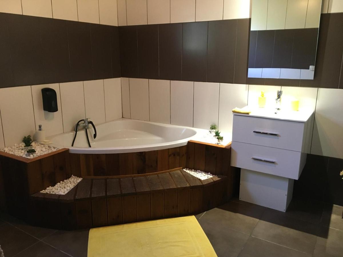 Ti Kaz Hoareau Bed & Breakfast Салази Екстериор снимка