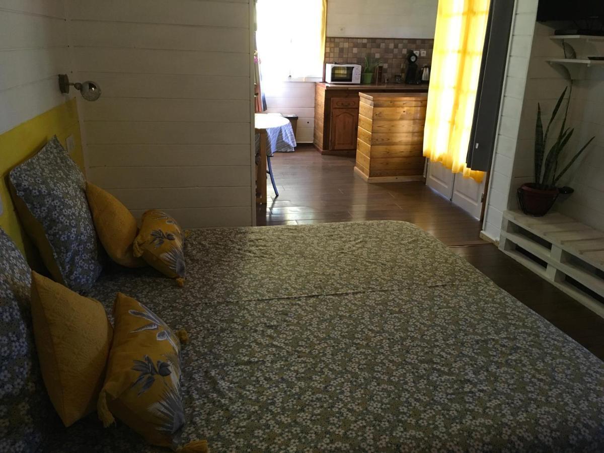 Ti Kaz Hoareau Bed & Breakfast Салази Екстериор снимка